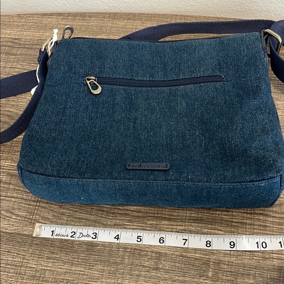 Sakroots Crossbody Bag with Floral Embroidery 🌼🍂🐝 - Picture 12 of 13